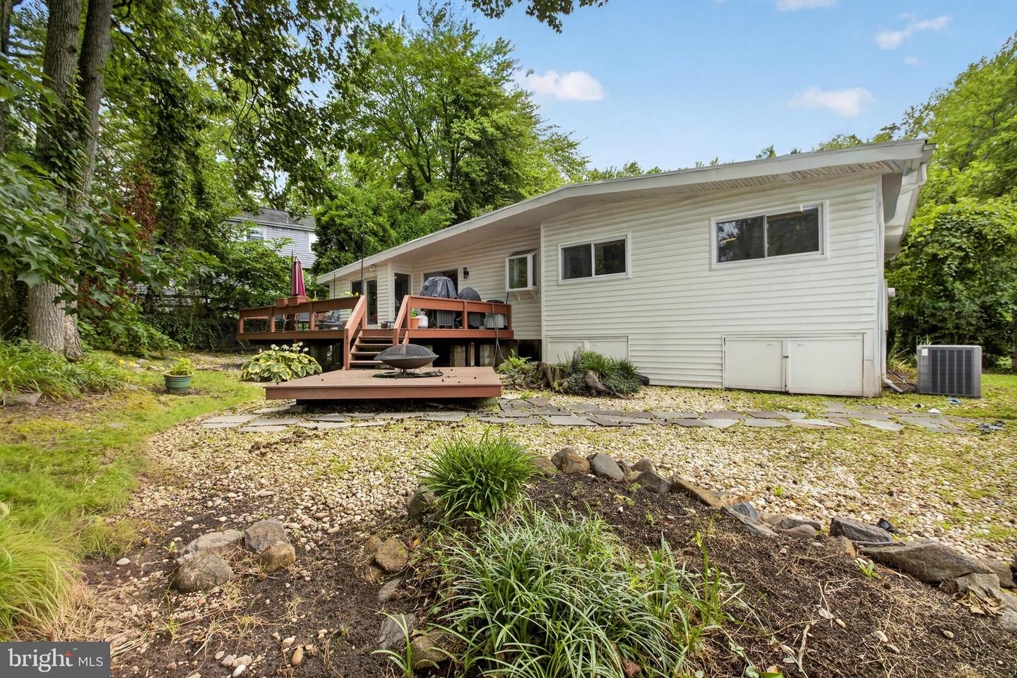 1402 Drake Rd Property Photo 44