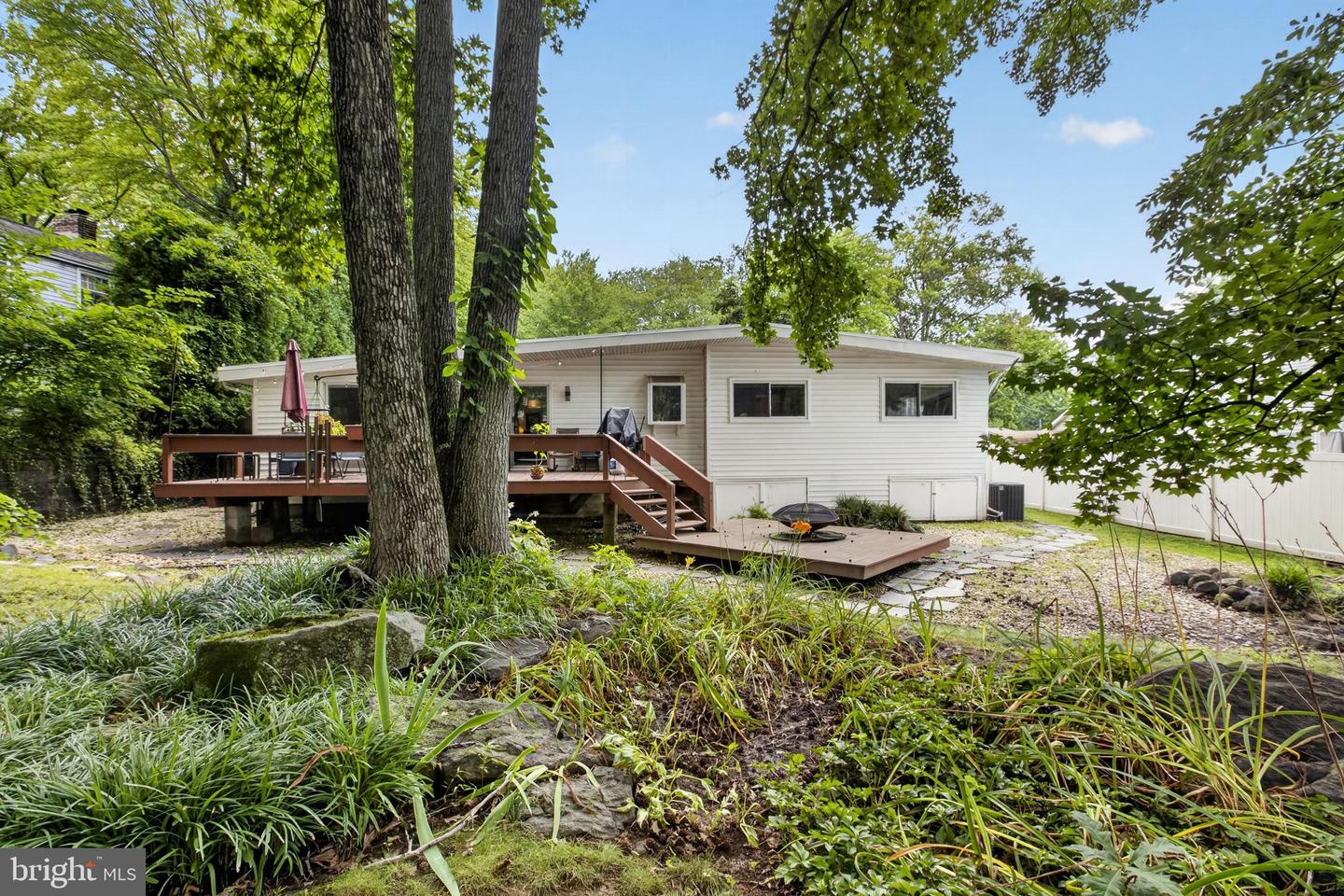1402 Drake Rd Property Photo 45