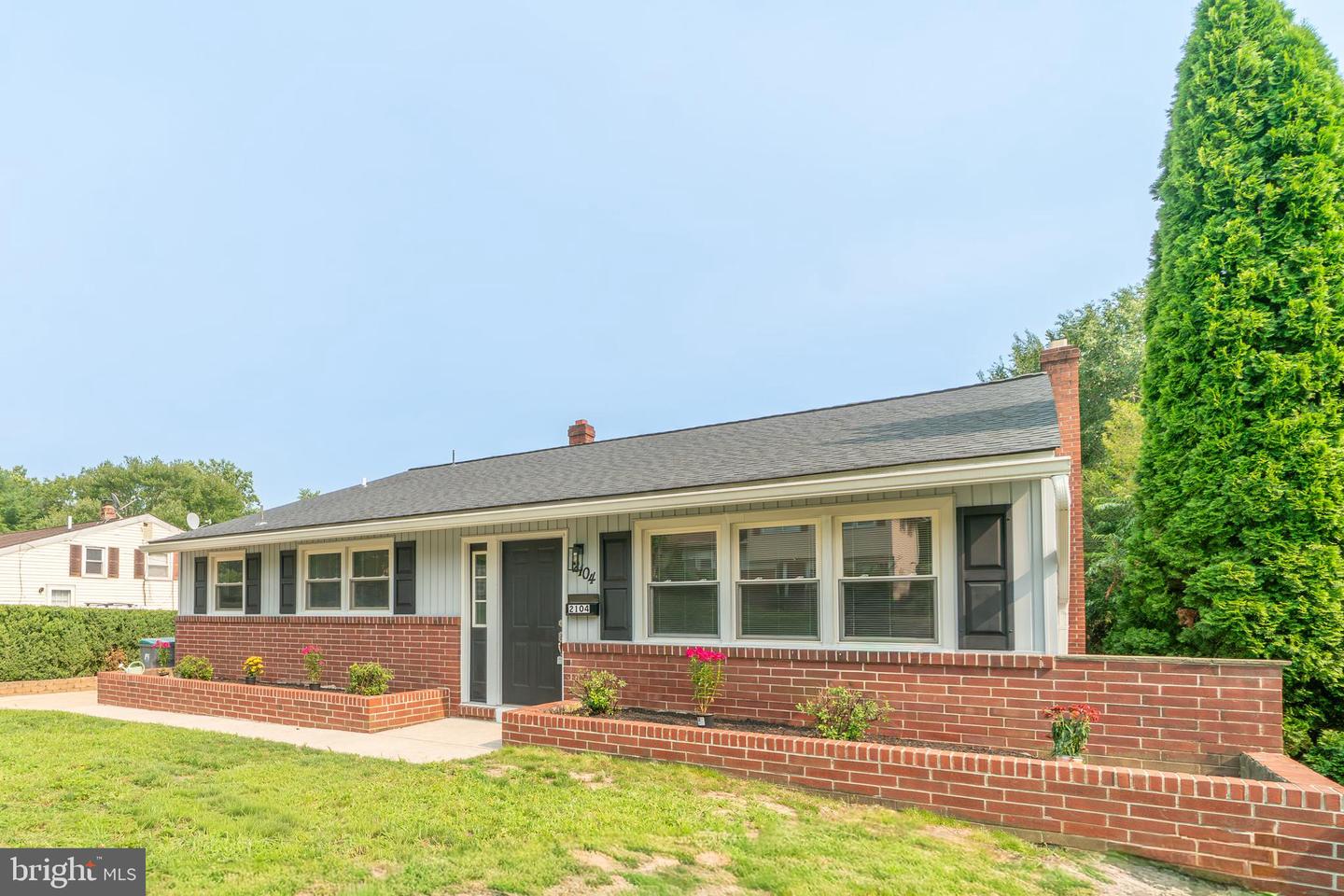 2104 Wildwood Dr Property Photo 1