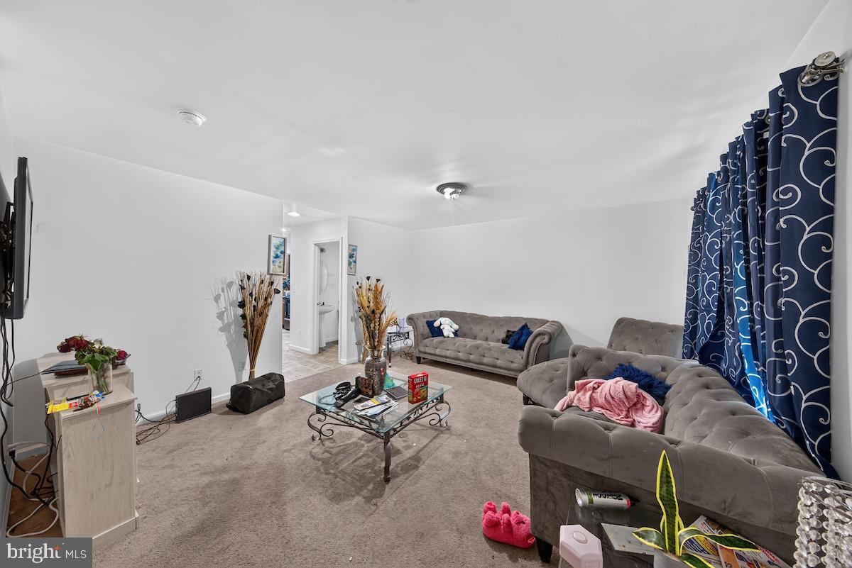 4 Tyrone Ave Property Photo 5