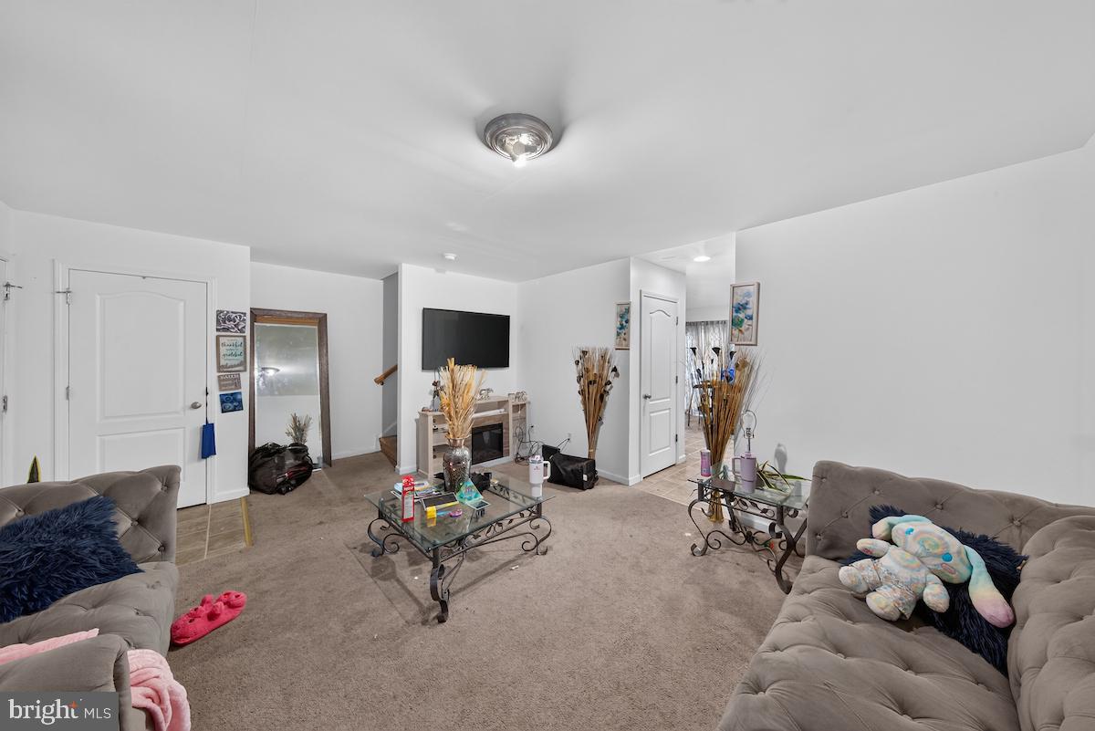 4 Tyrone Ave Property Photo 7
