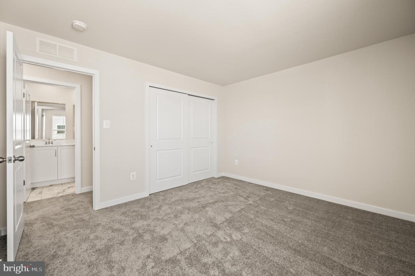 127 Hammersmith Way Property Photo 22
