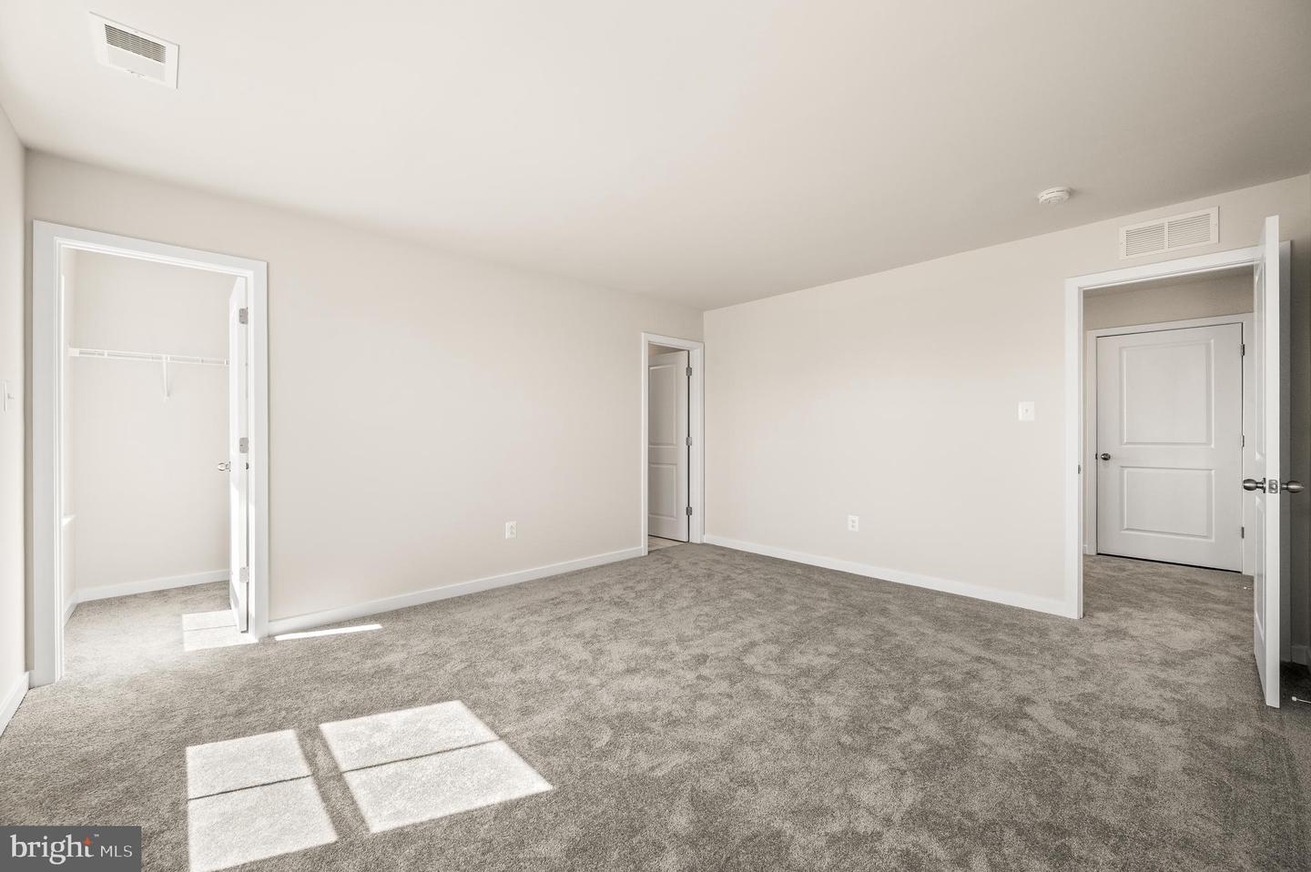 127 Hammersmith Way Property Photo 25