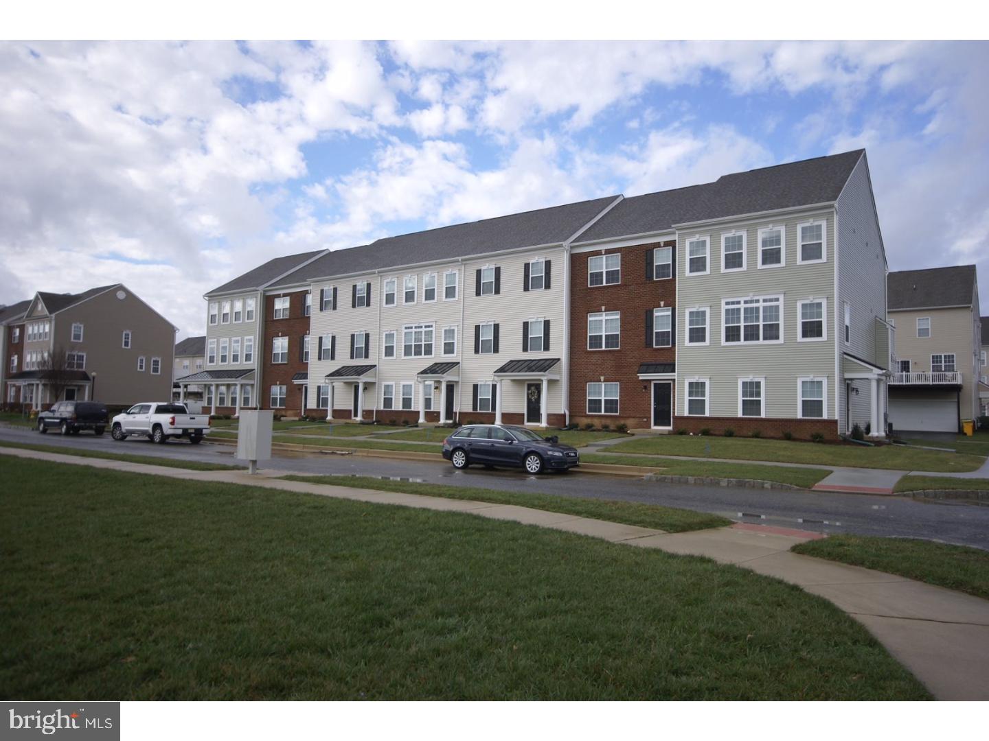 307 S PARKWAY DR Property Photo 1