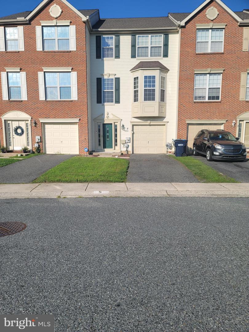 5 CARRICK LN Property Photo 1