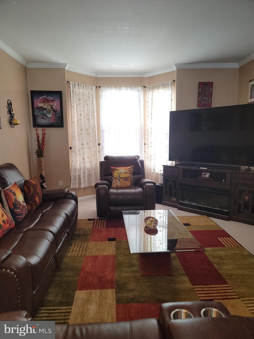 5 Carrick Ln Property Photo 9