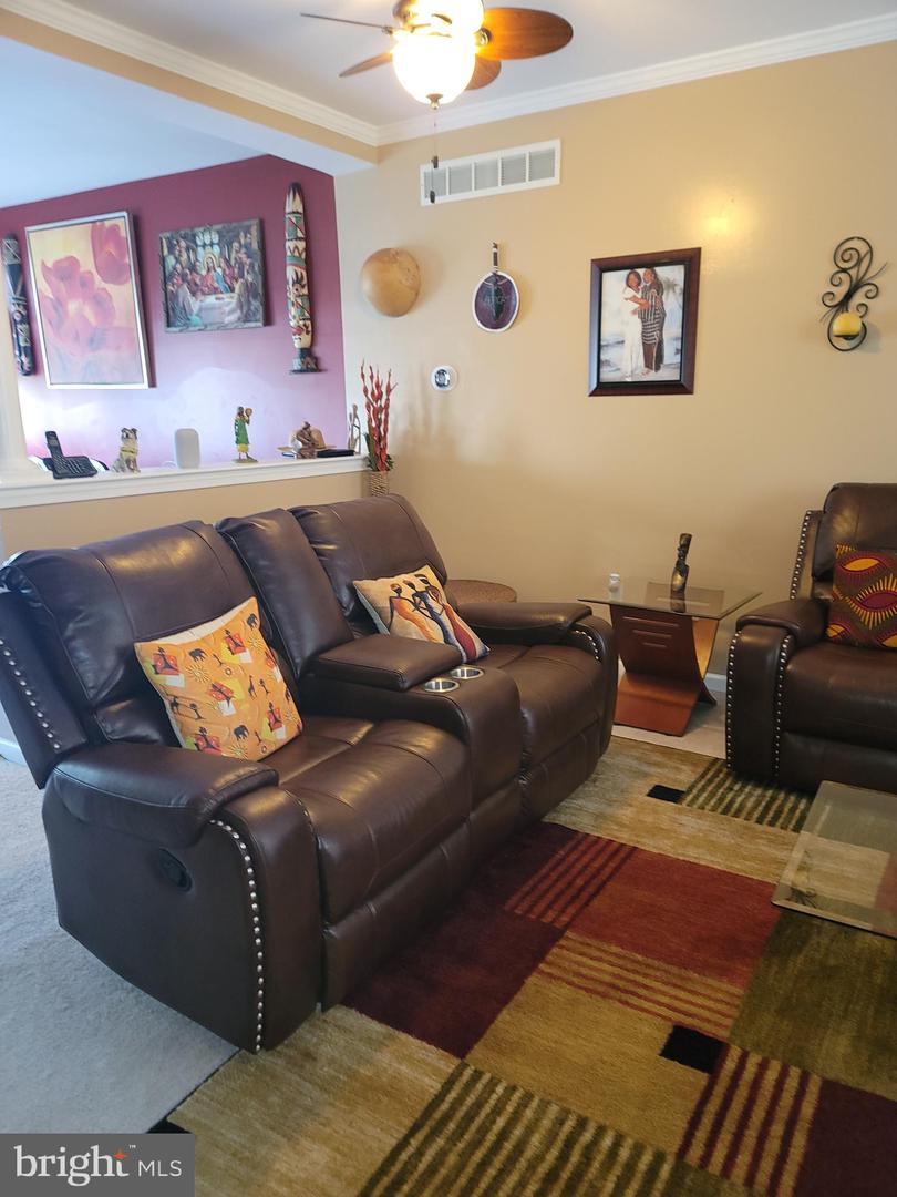 5 Carrick Ln Property Photo 11