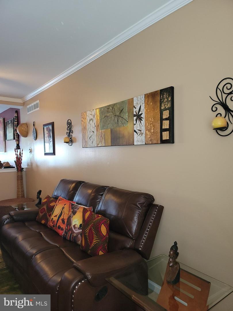 5 Carrick Ln Property Photo 13