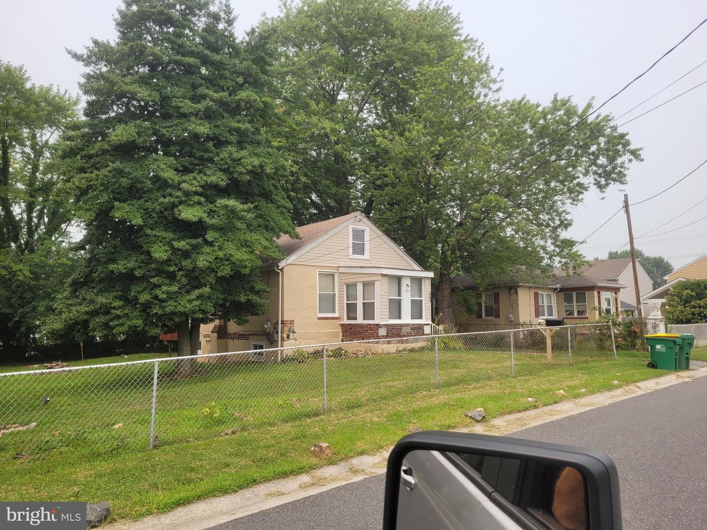 305 Maple Property Photo 1