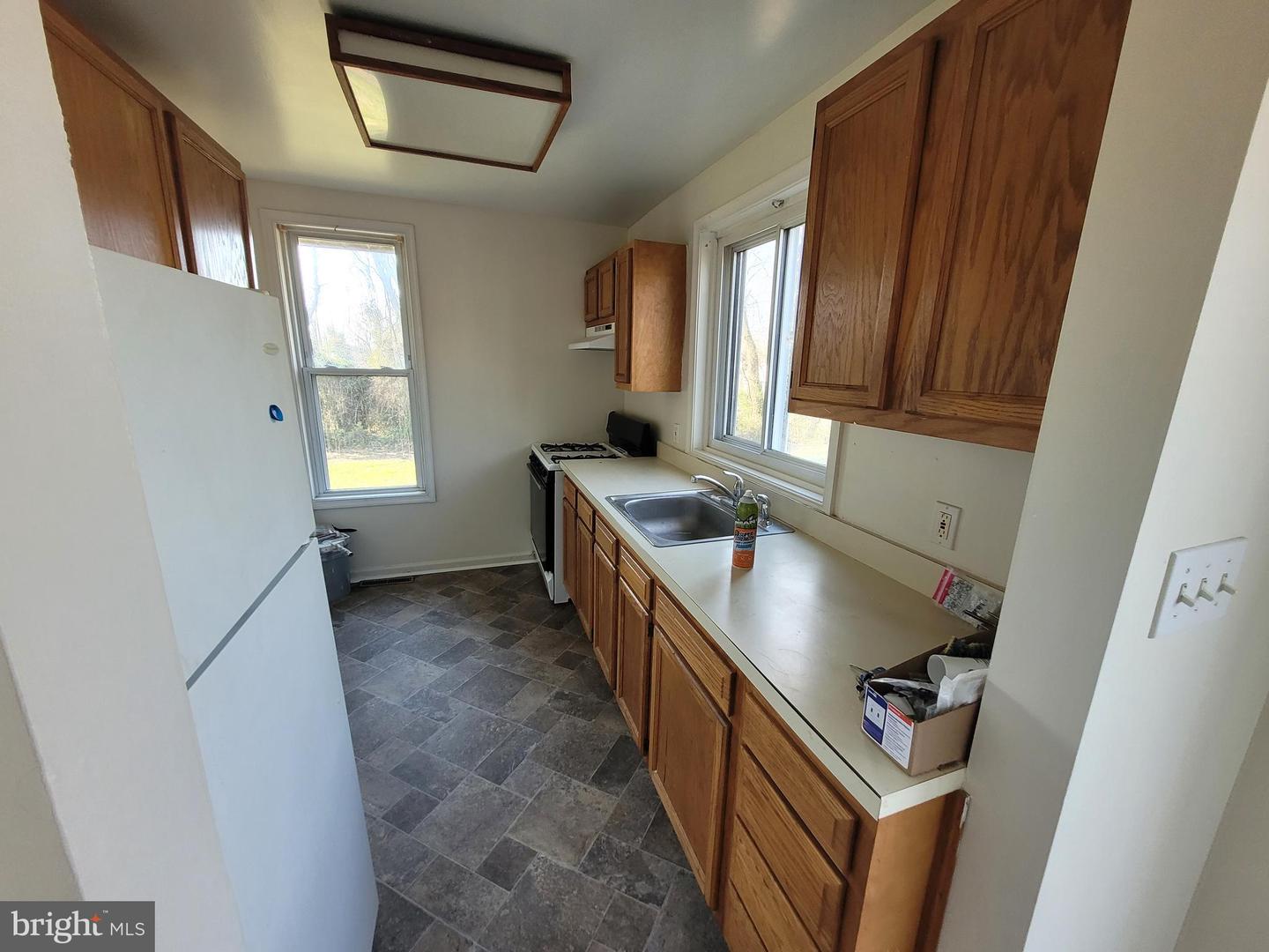 305 Maple Property Photo 9