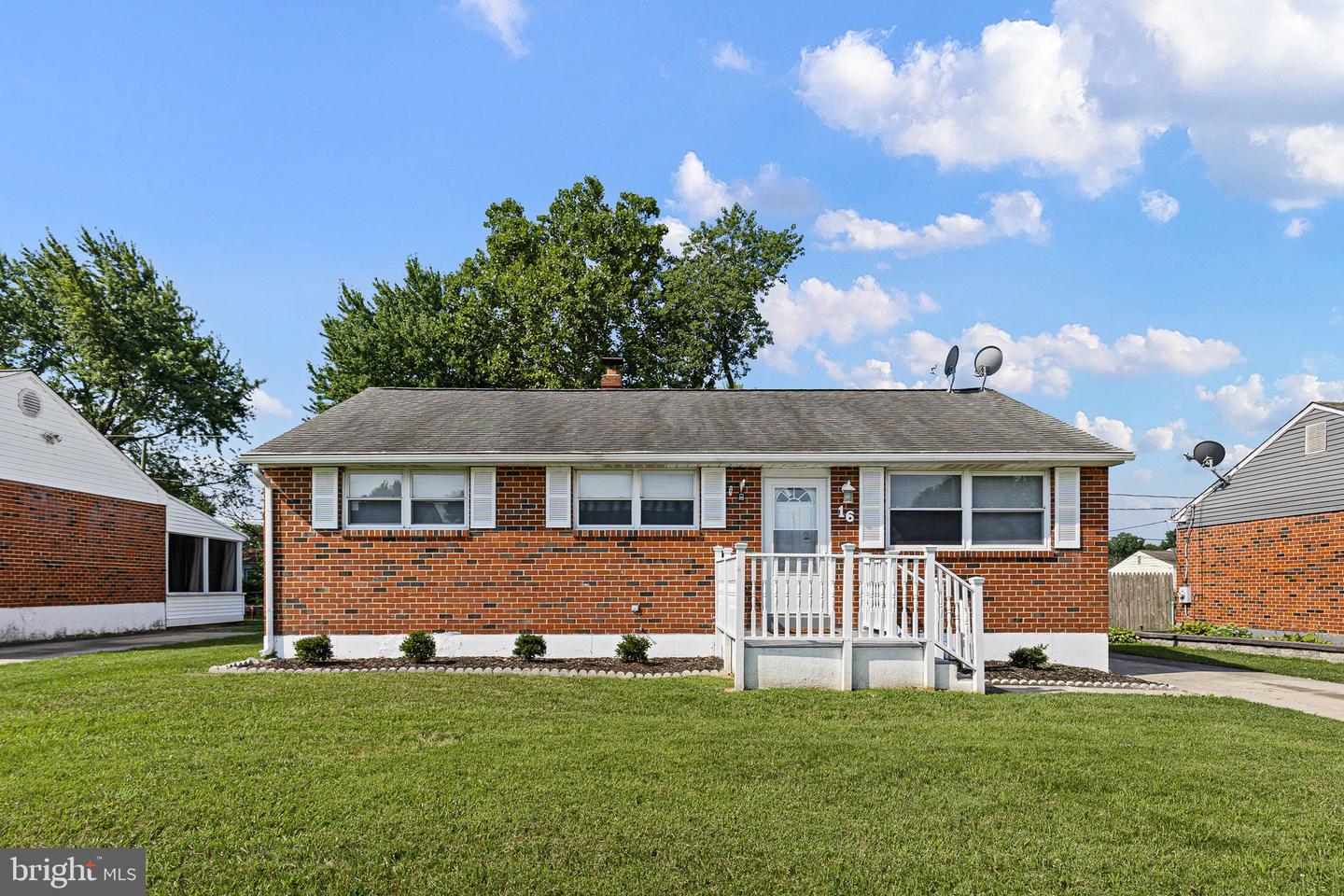 16 IVY LN