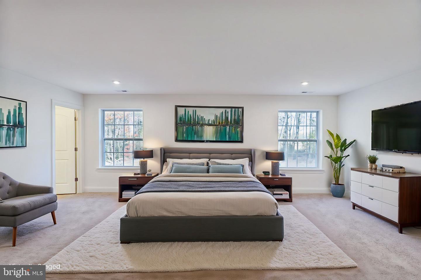 5-1/2a Larchmont Ct Property Photo 8