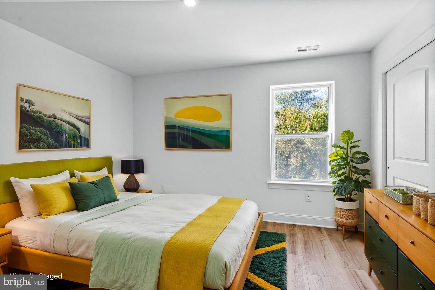 5-1/2a Larchmont Ct Property Photo 23