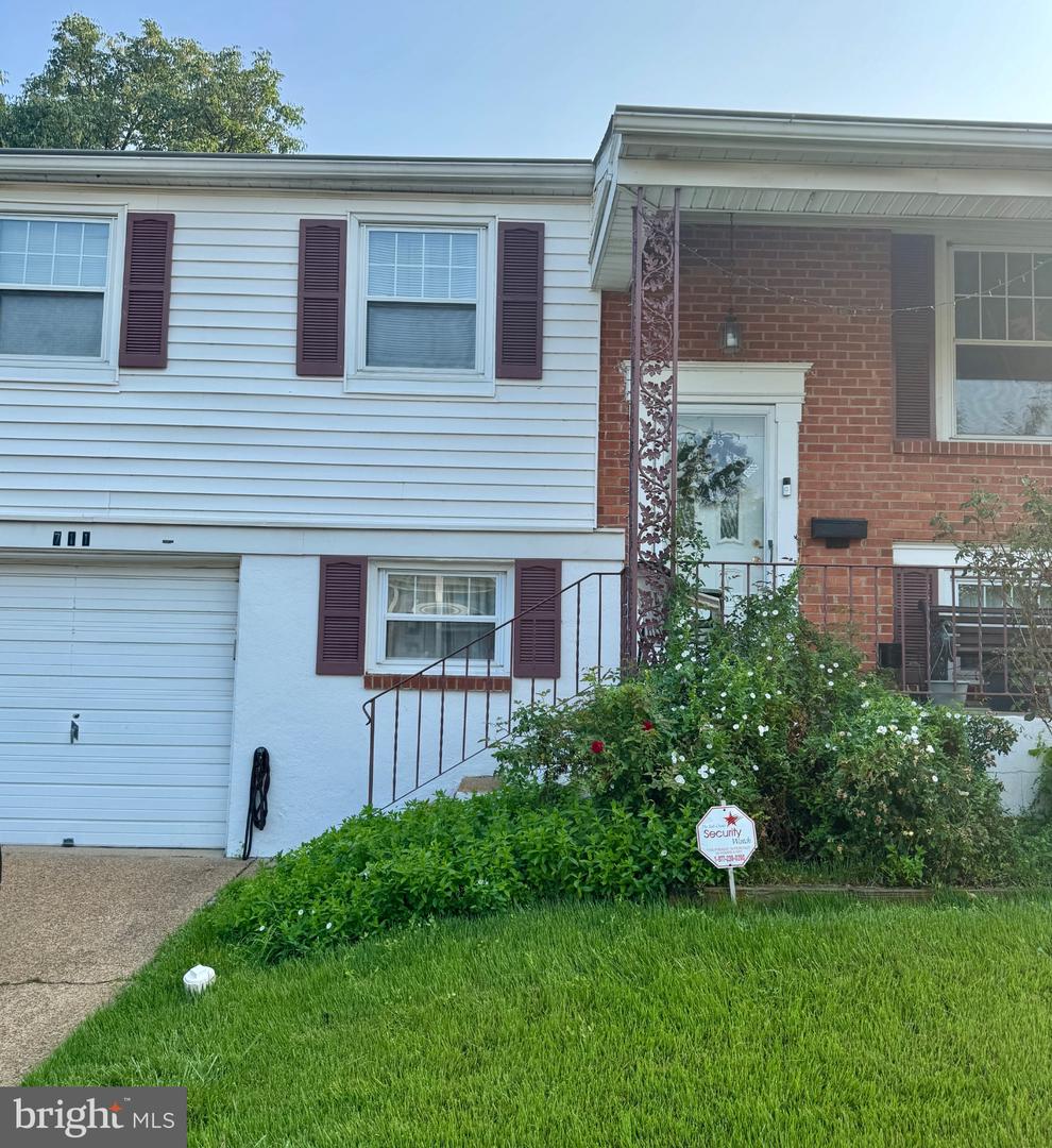 711 Appletree Ct Property Photo 1