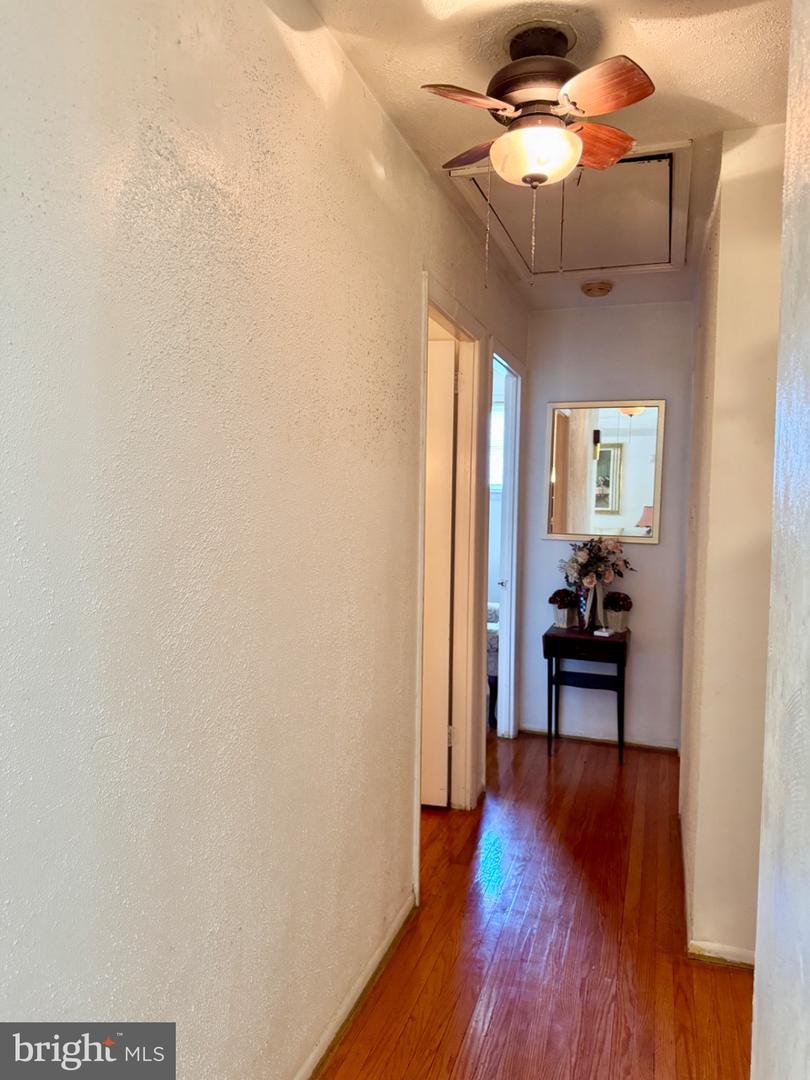 711 Appletree Ct Property Photo 8