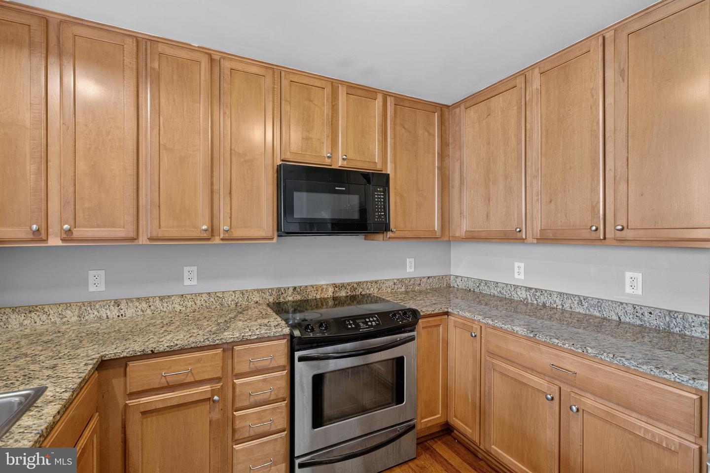 105-unit Christina Landing Dr #1605 Property Photo 12