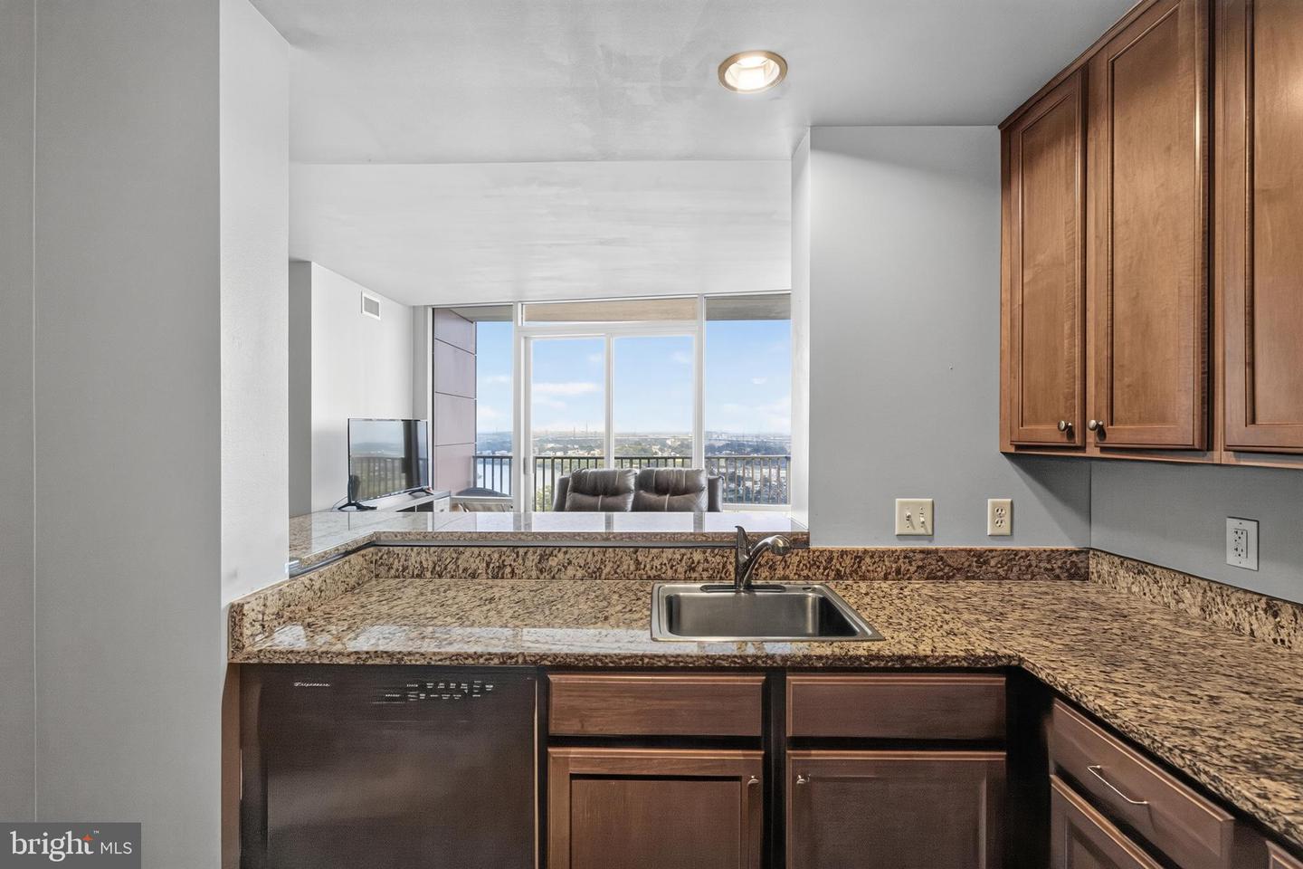 105-unit Christina Landing Dr #1605 Property Photo 13
