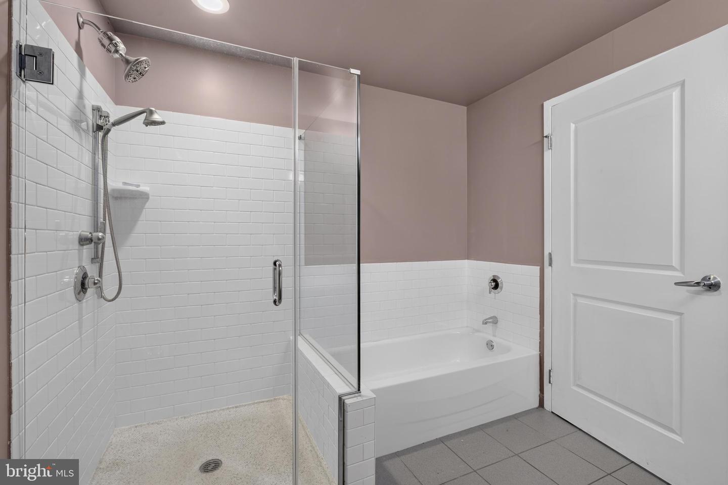 105-unit Christina Landing Dr #1605 Property Photo 25