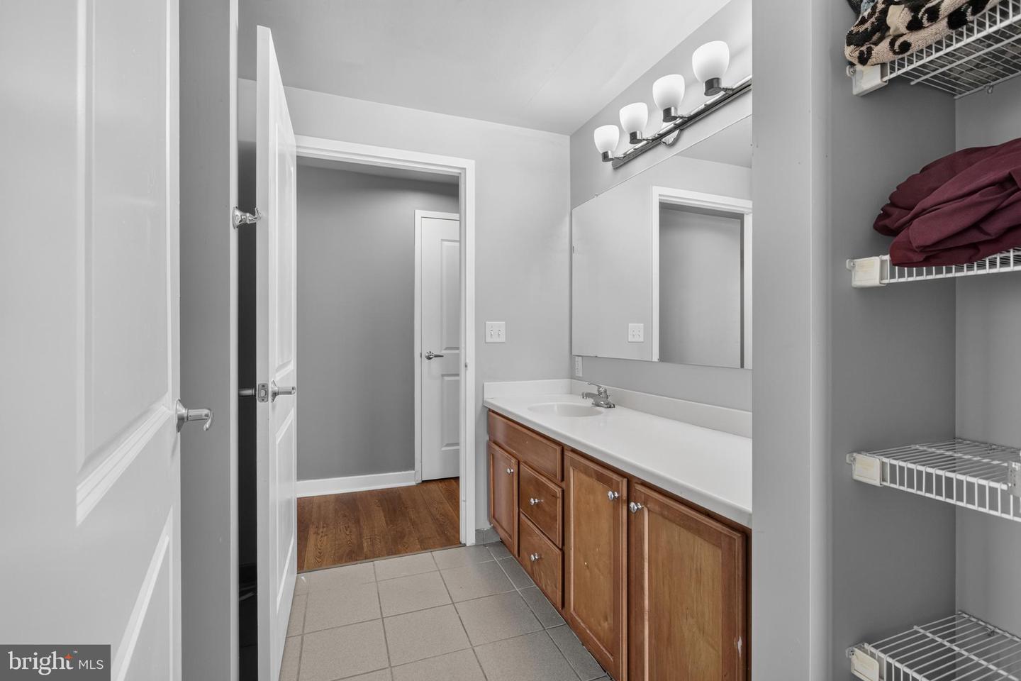 105-unit Christina Landing Dr #1605 Property Photo 32