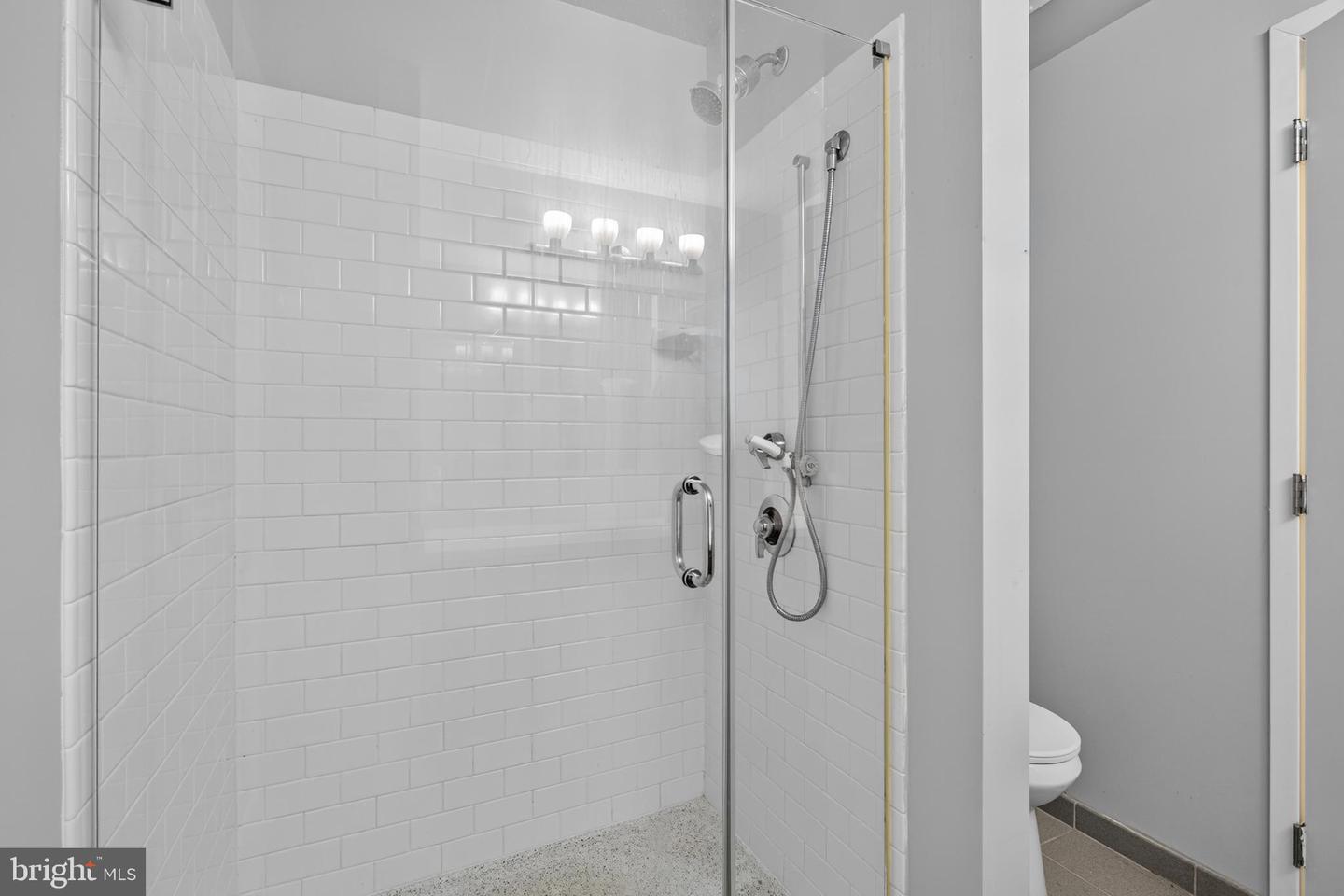 105-unit Christina Landing Dr #1605 Property Photo 33