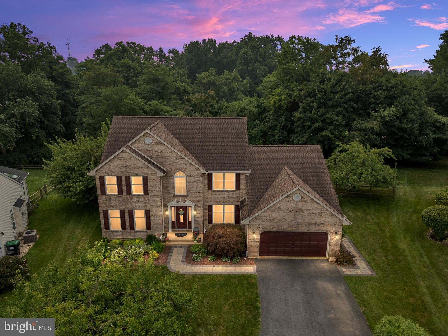 109 Beacon Ct Property Photo 1