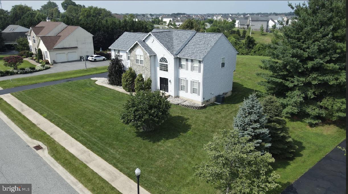121 W Harvest Dr Property Photo 2
