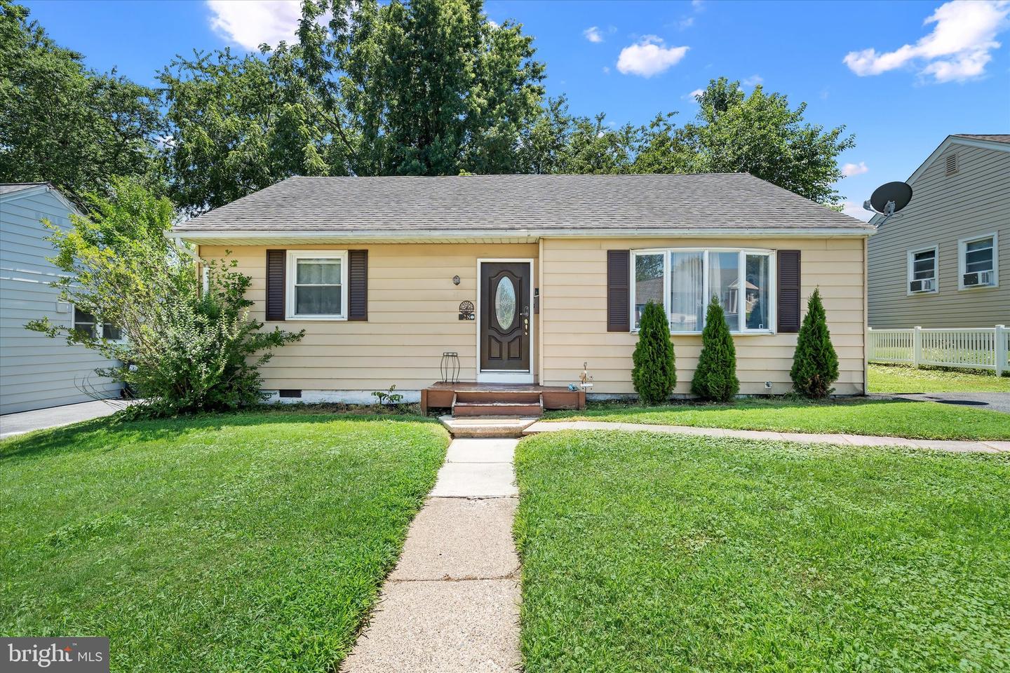 28 GAIL RD Property Photo 1
