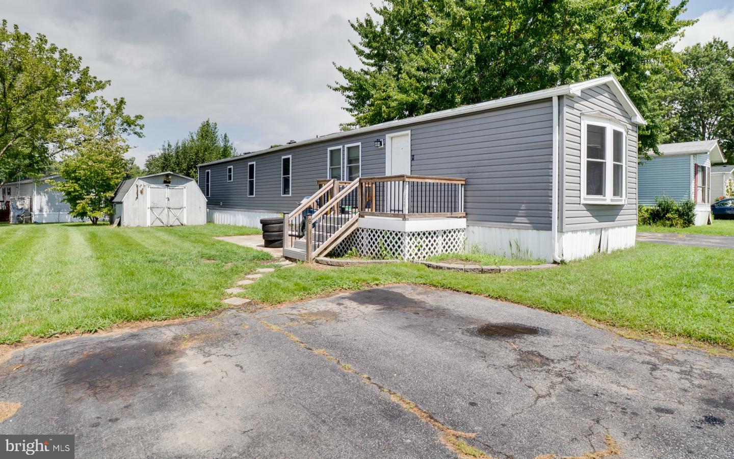 6 Milkweed Ct #239 Property Photo 1