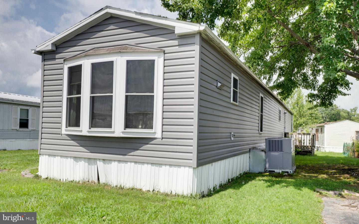 6 Milkweed Ct #239 Property Photo 2