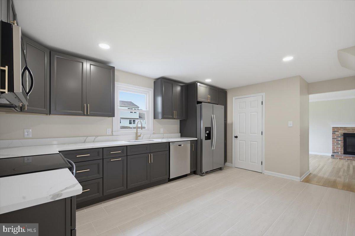 6 Black Rd Property Photo 9