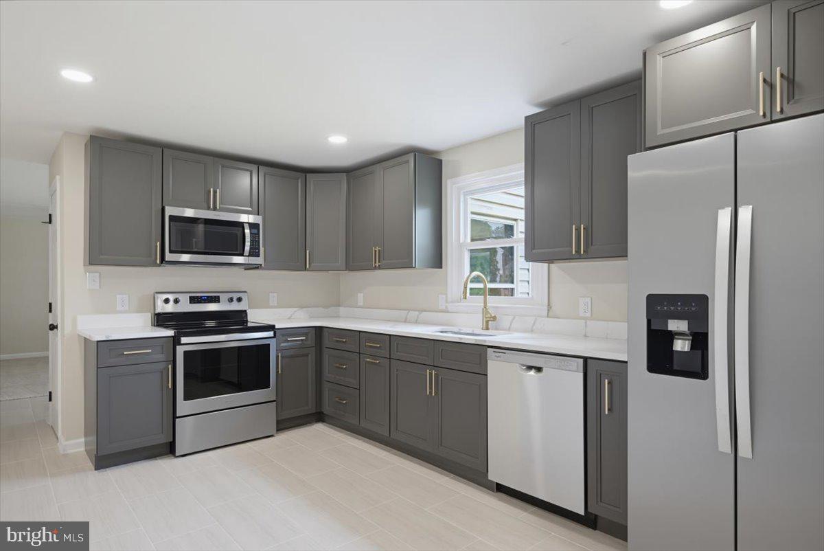 6 Black Rd Property Photo 10