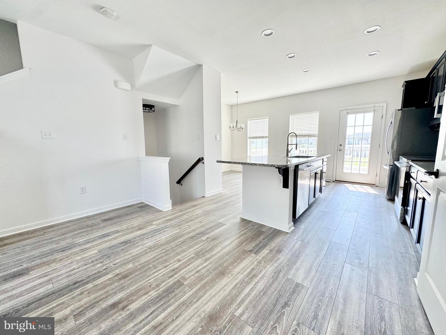 1066 Wickersham Way Property Photo 3