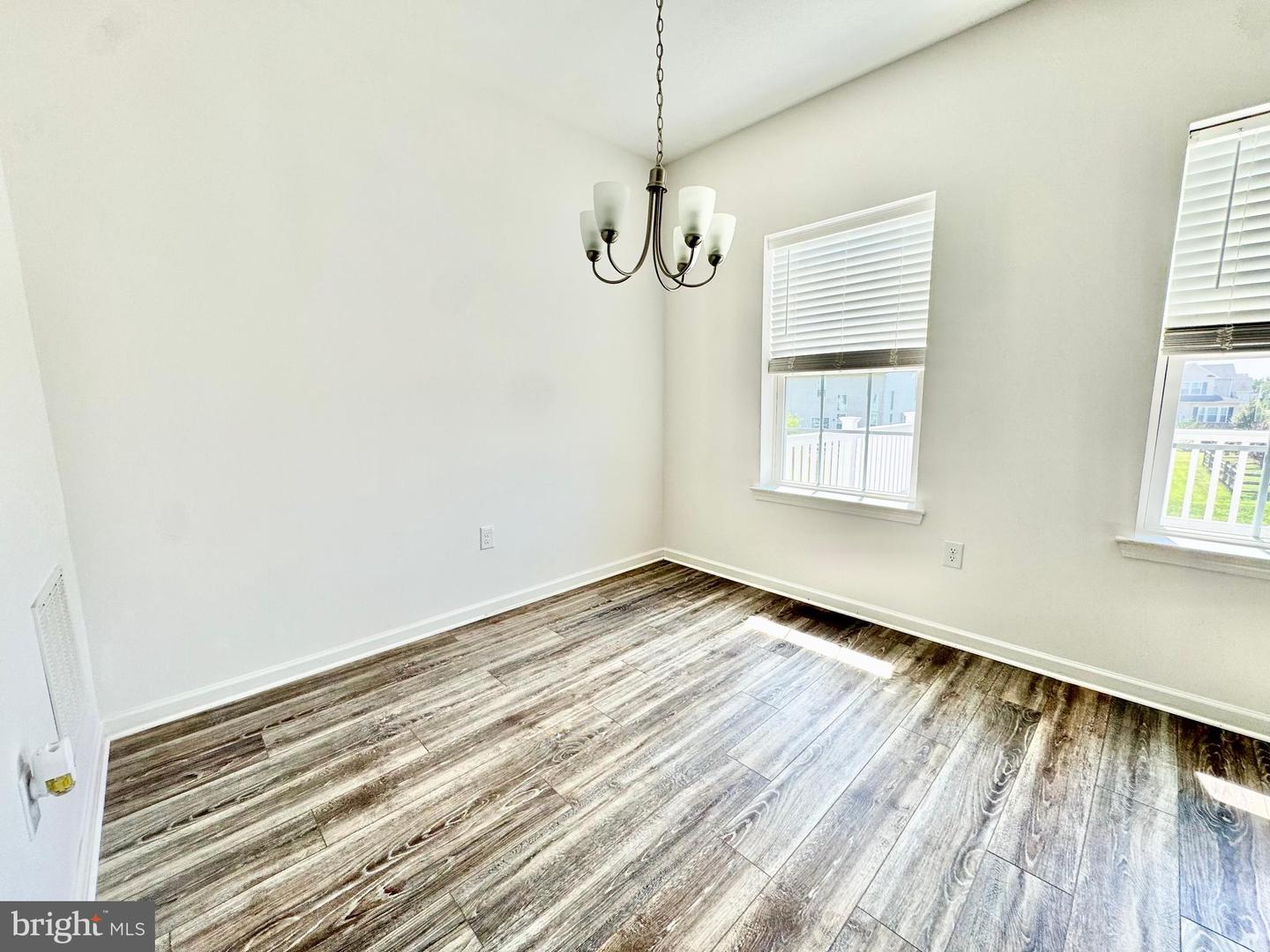 1066 Wickersham Way Property Photo 6