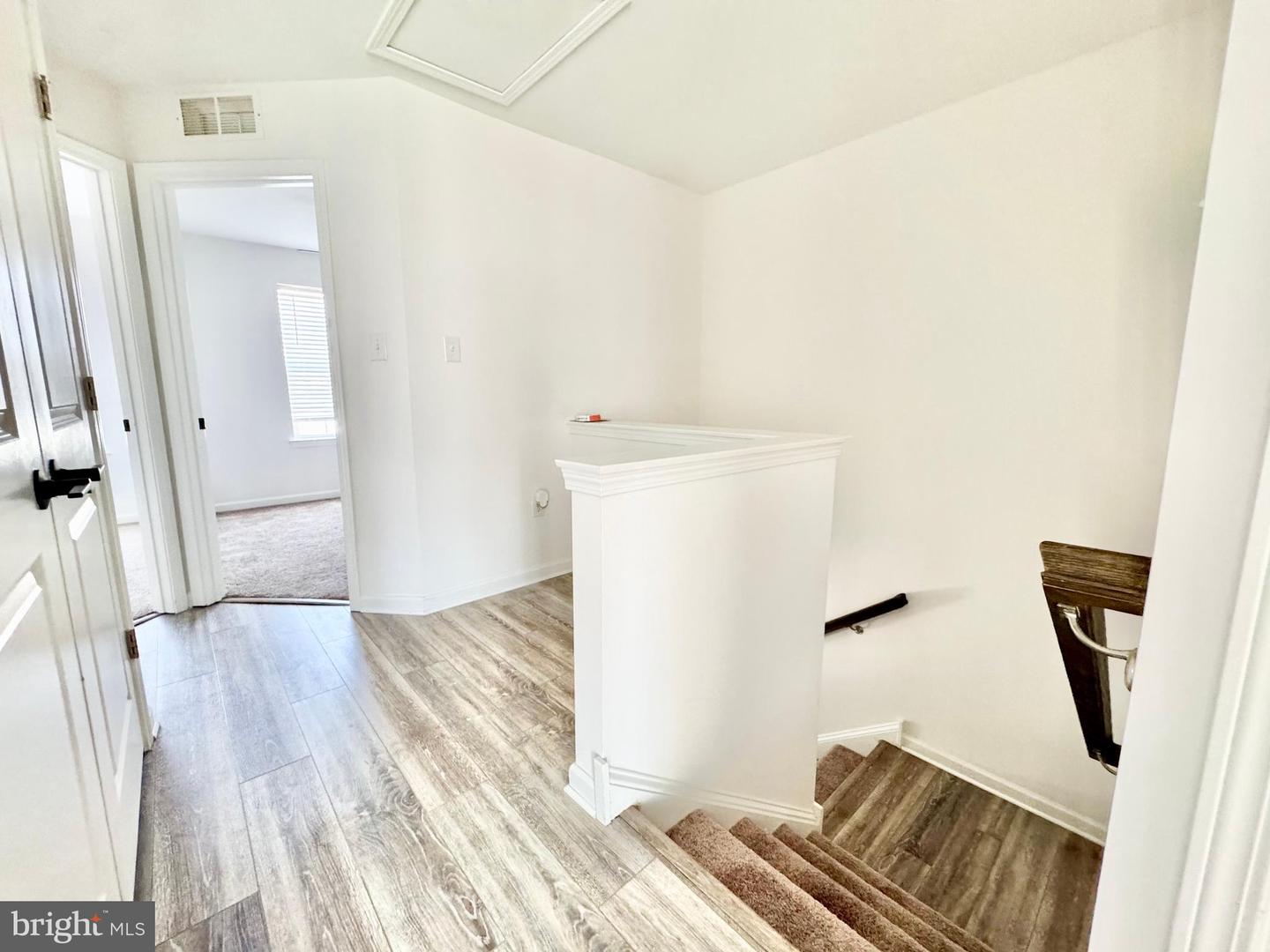 1066 Wickersham Way Property Photo 11