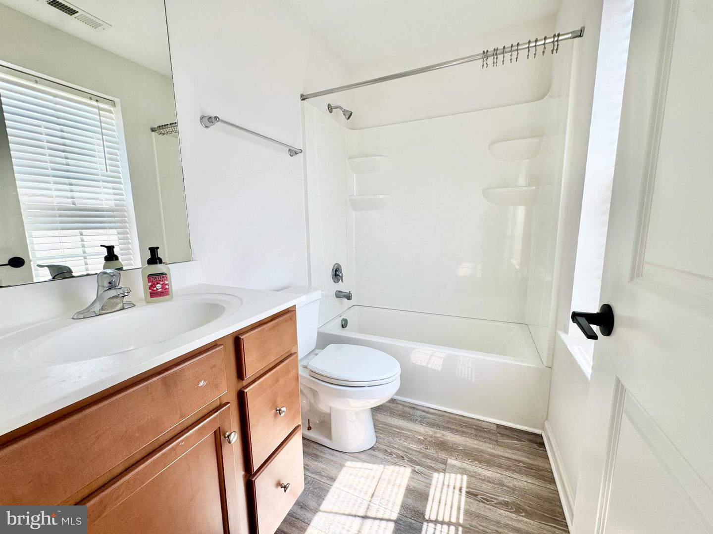 1066 Wickersham Way Property Photo 15