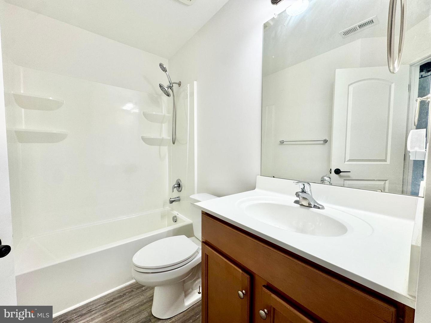 1066 Wickersham Way Property Photo 18