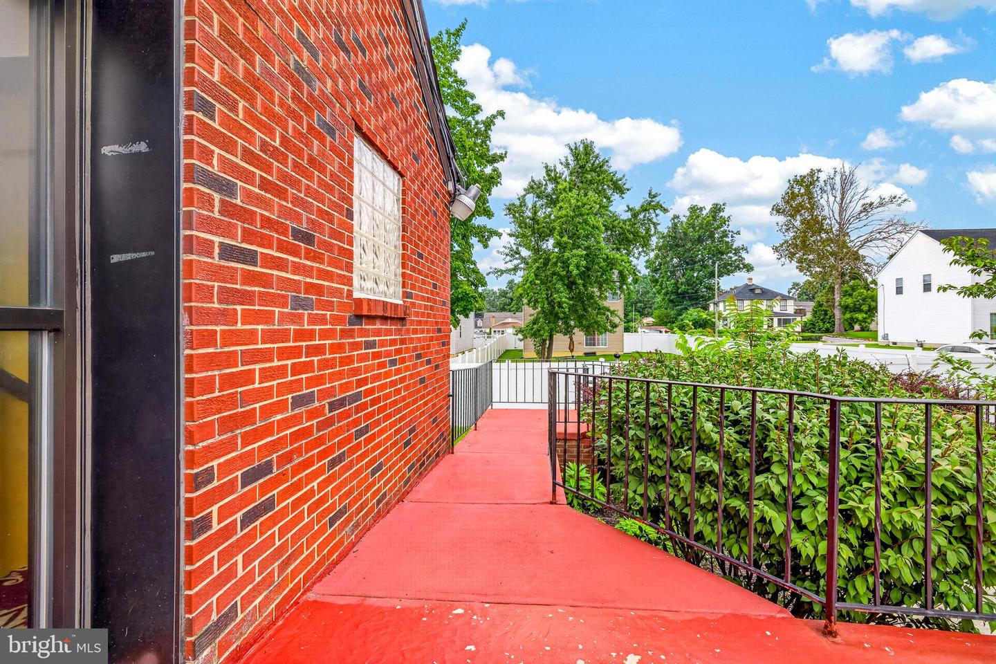 1016 Thames St Property Photo 4