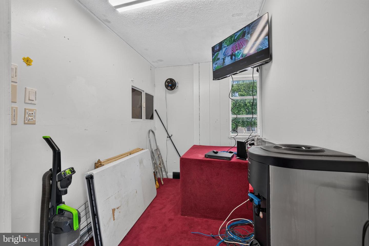 1016 Thames St Property Photo 15