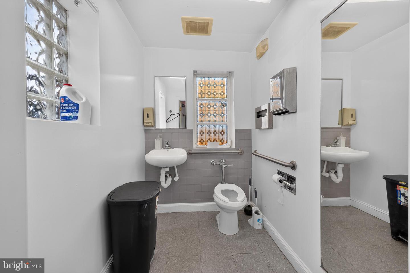 1016 Thames St Property Photo 16