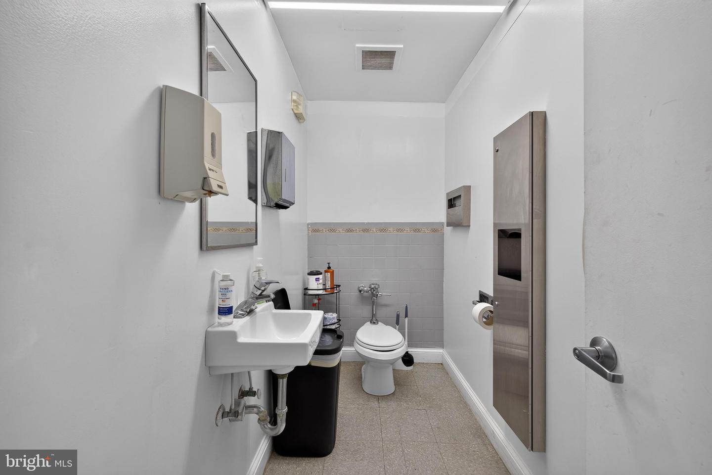 1016 Thames St Property Photo 17