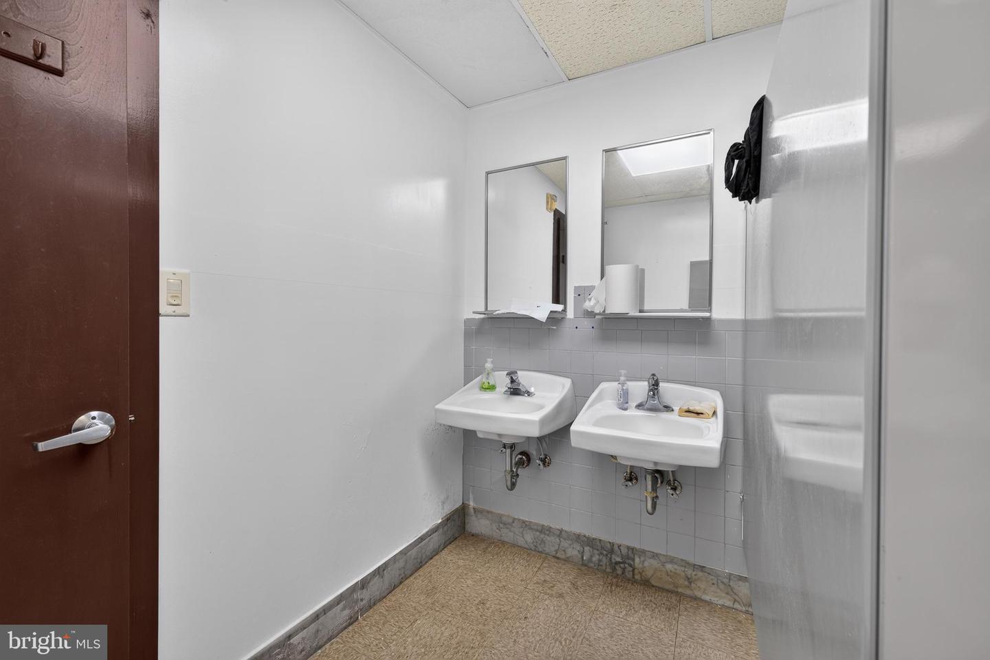 1016 Thames St Property Photo 31