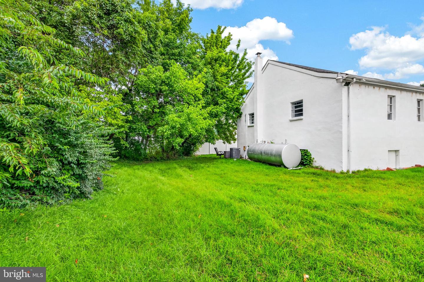 1016 Thames St Property Photo 39