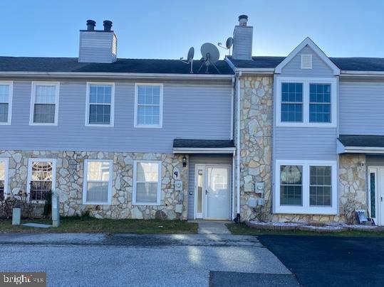 9 Revere Pl Property Photo 1