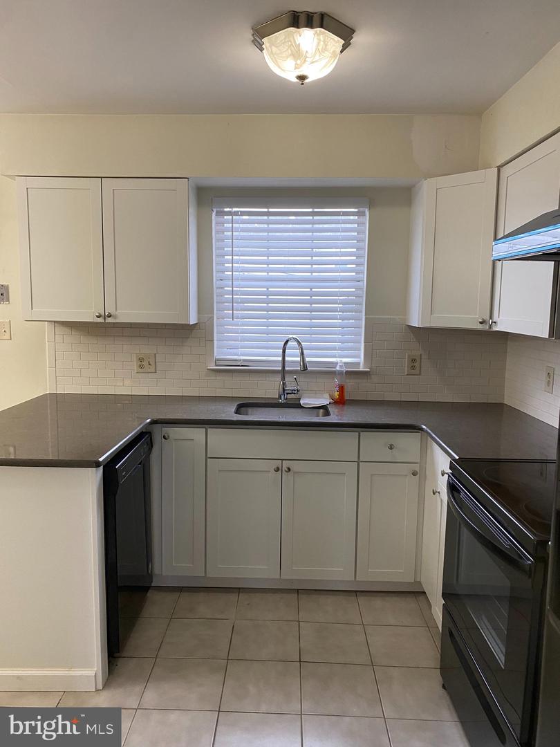 9 Revere Pl Property Photo 2