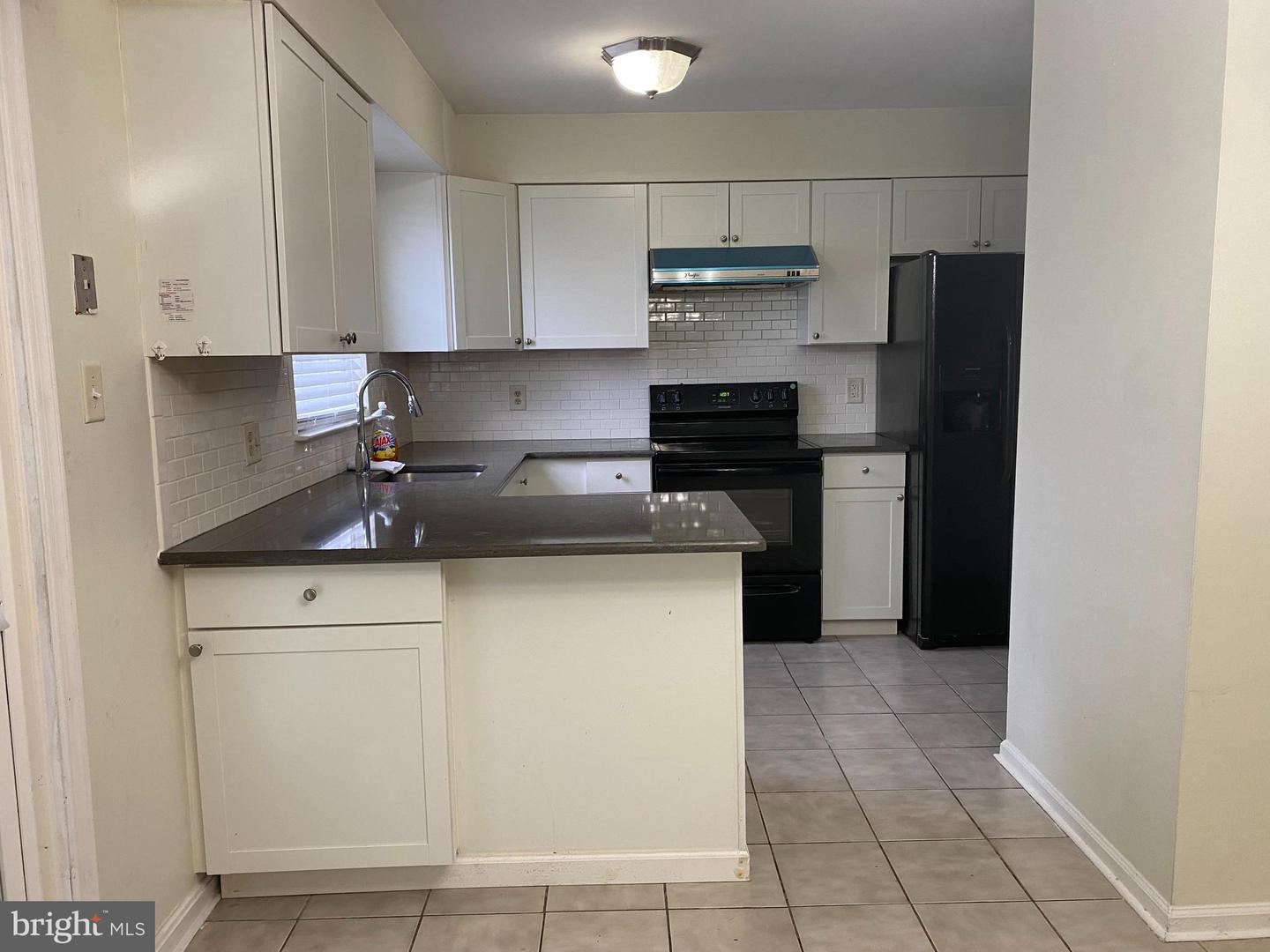 9 Revere Pl Property Photo 3