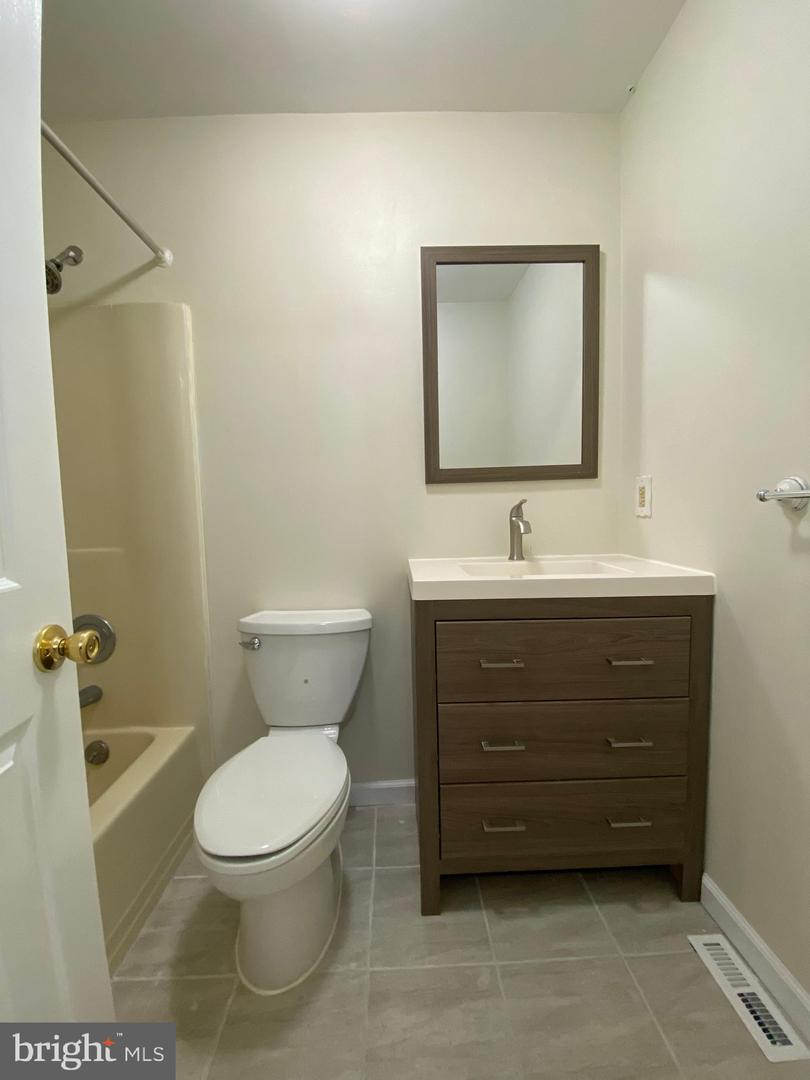 9 Revere Pl Property Photo 15