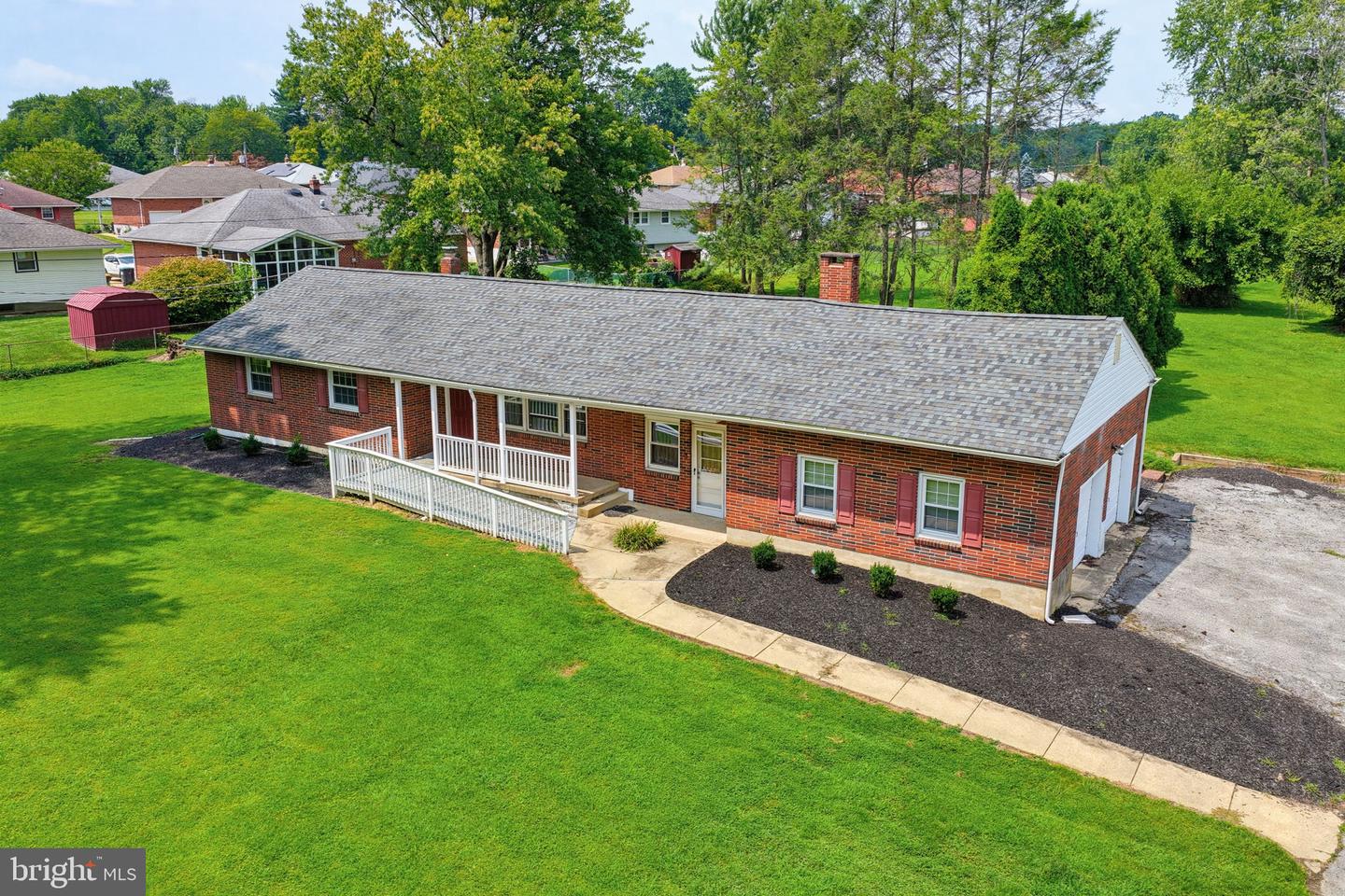 2630 Marsh Rd Property Photo 3