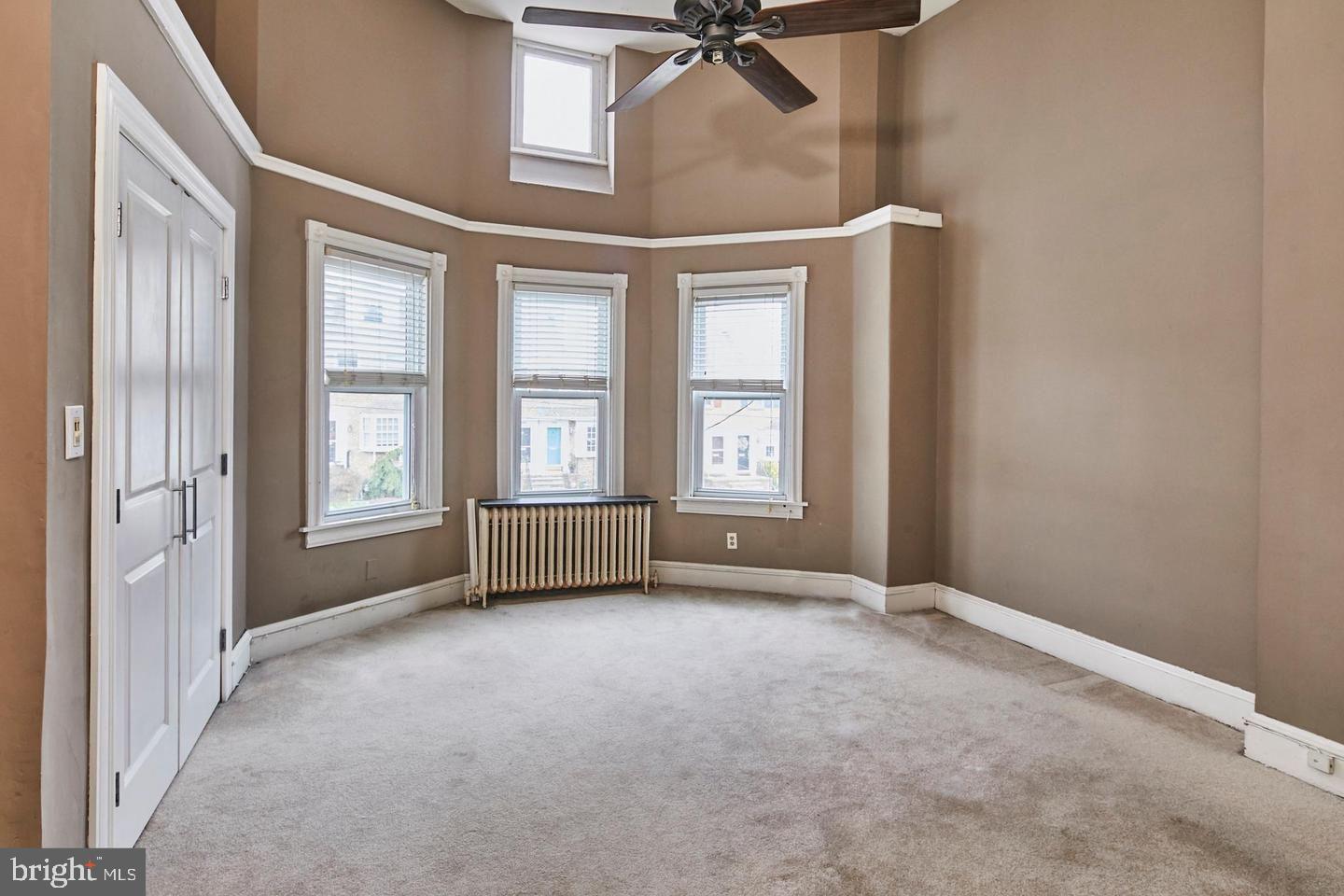 1607 W 9th St Property Photo 16