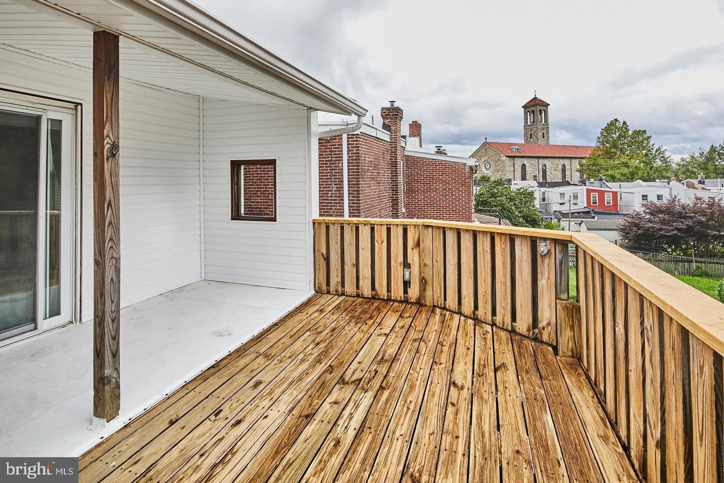 1607 W 9th St Property Photo 20