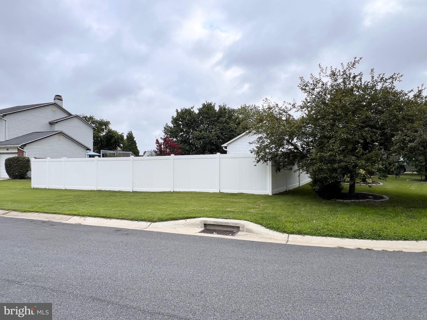 8 Rose Ter Property Photo 5